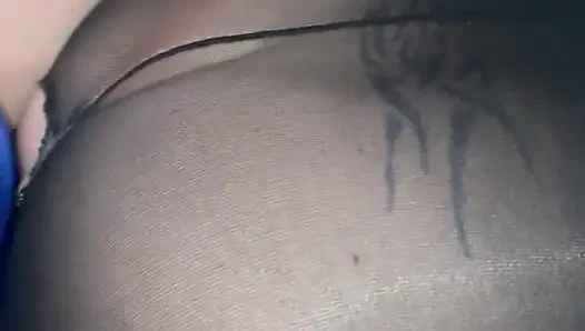 Külotlu çoraplı evli kadın