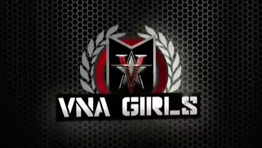 Seksi milf julia ann kocasını ve arkadaşını sikikleri!