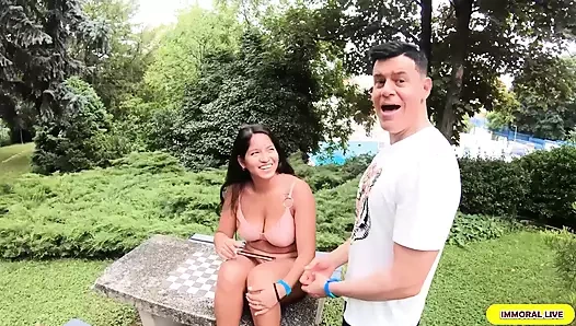 Porno dan Amy Brooke ve Holly Taylor'ın sıkı deliklerini sikiyor!