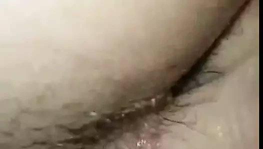 Yakın çekimde kıllı bir fahişenin iki ağzının açılması