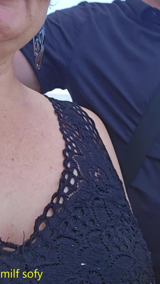 Teknede götümü sikecek bir yabancı arıyorum - orta yaşlı seksi kadın