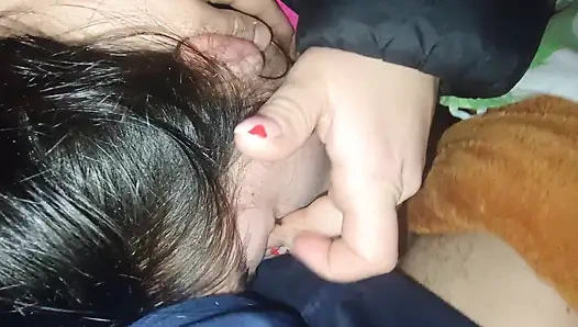 Een zieke vrouw, ontvang sperma om goed te worden