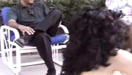 Egzotik esmer milf gets ırklararası swinger seks deneyimi