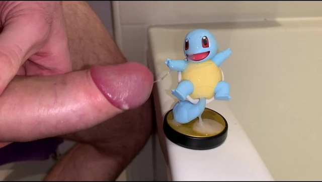 Hotglue: Squirtle amiibo