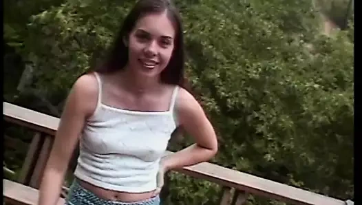 Azgın cuttie zevk içinde onu ıslak delikler büyük bir direk tarafından delinmiş gibi maons