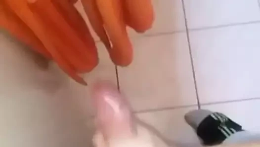 Karısı bana hızlı bir handjob veriyor - pooh-c