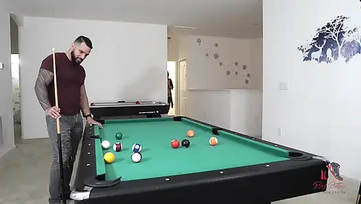 Eş değiştiren bilardo masası üçlü grup seks