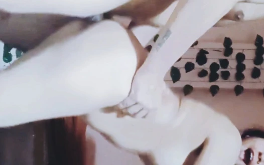 Latika sert çekirdek amına boşalma