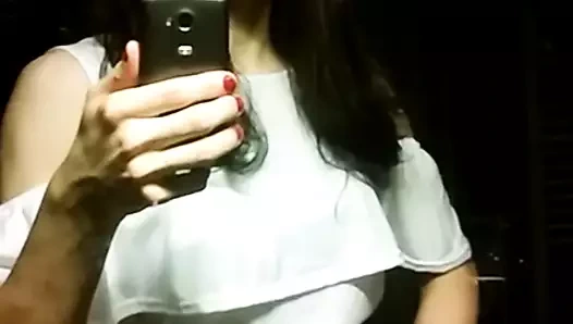 aynadaki kızla masturbasyon yapıyorum