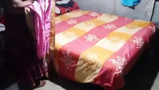 Ben ve kocam Hintli anal romantik sikişiyor