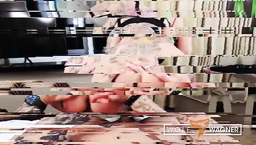 Alman porno yıldızı Mia Blow genç bir yarakla amını sikiyor! Wolf Wagner orijinalleri
