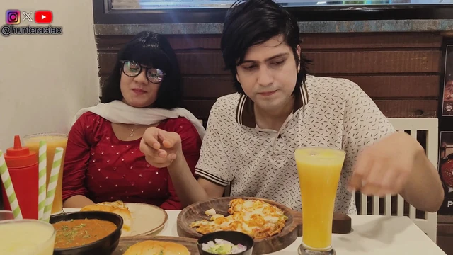 Я поняла, что она жаждет хуя больше, чем еды