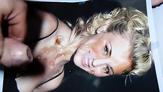 Cum üzerinde kaley cuoco 1