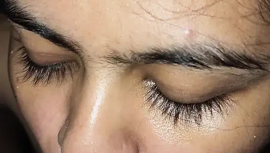 Wifie kocasının arkadaşı sakso çekiyor