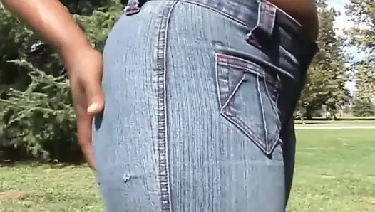 Beyaz adam siyah amcık için can atıyor