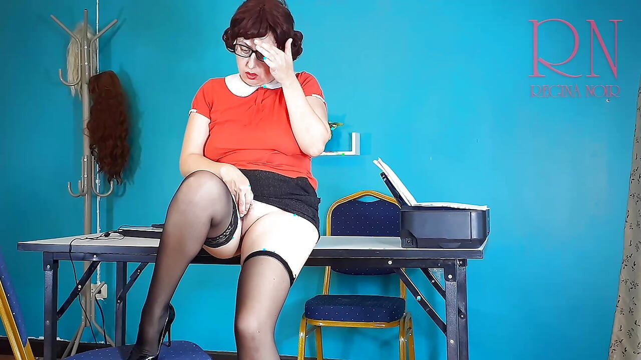 sexretary hayır külot sekreter ile turuncu elbise cam içinde the ofis c1