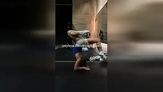 INSTAGRAMDA CANLı YARAK EMERKEN YAKALANDı