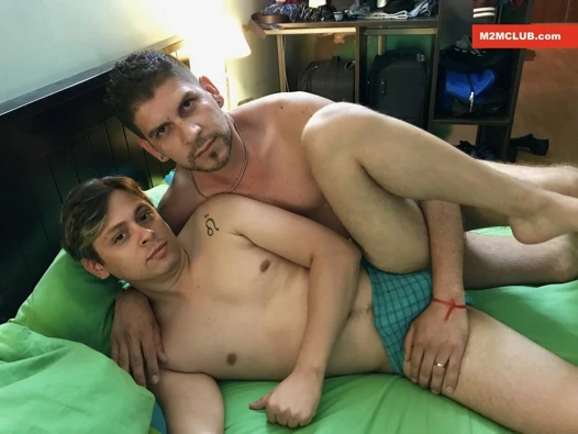 bisex dostum lanet bir twink