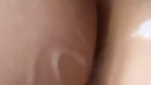 Alman kız mastürbasyon yapmak ve ben boşalmak üzerinde ona kedi