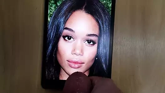 Laura Harrier - döl haraç