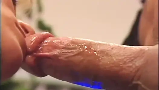 Seksi sarışın amcık ofiste amcık yalıyor