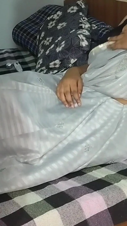 Üvey anne yanlışlıkla üvey oğluna viagra veriyor veya götü boşalana kadar onu sert sikiyor | Klip 1