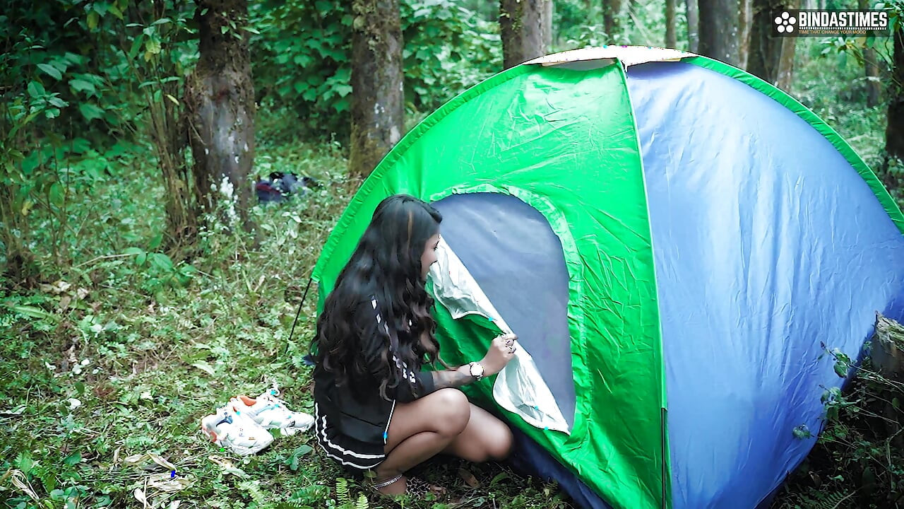Apke starsudipa ko khule jungle me antim khargosh ke bhes me khub choda ekele me (Hintçe ses kaydı)