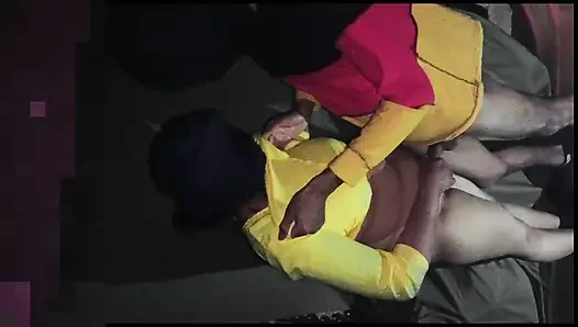 Madhuri baldız ev sahibiyle kirasını ödemedikten sonra boşalıyor