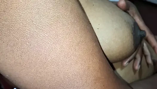 Orta yaşlı seksi kadın kendini en ateşli Asyalı olarak tanımlıyor