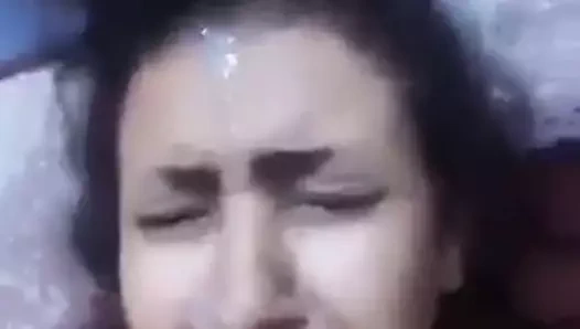 Evli kadının yüzüne boşalıyor