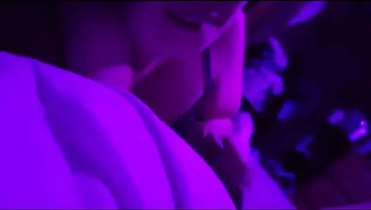 Sürtük evli kadınlar en iyi yarağı emiyor