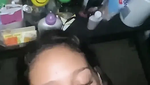 Motosiklet sürdükten sonra sürüyorum ve içinden sütü çıkarıyorum