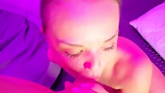 sur un bâton dans sa bouche