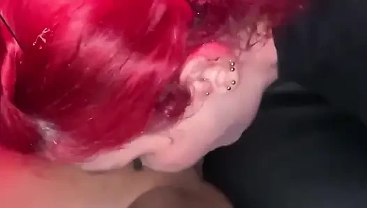 Üvey kız kardeşini amcığını em