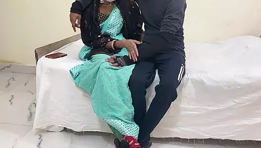 Seksi azgın kız yarağa biniyor gerçek amatör çift