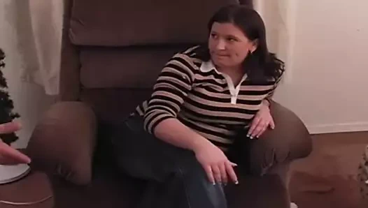 Şişman ev hanımı berbat aşağı horoz ile bir çok sert şaplak