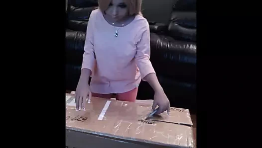 wm100cm seks bebeğimin kutusunu açıyorum.mp4