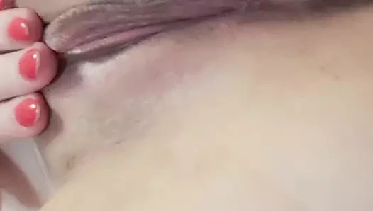 Sıkı amcığım yarak için yalvarıyor