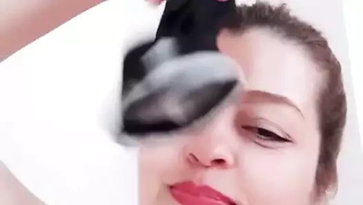 iranlılar göğüslerini göster