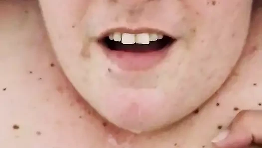 İri güzel evli kadın mastürbasyon yapıyor