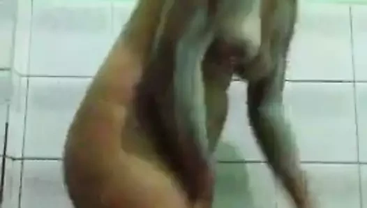 Asya kız banyo açık video bölüm 5