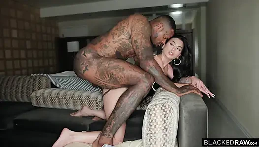 Blackedraw büyük zenci yarağına susamış baddie megan hataları Jason'ın büyük yarağını siyahlanmış ham ilk filmde zar zor sığdırıyor