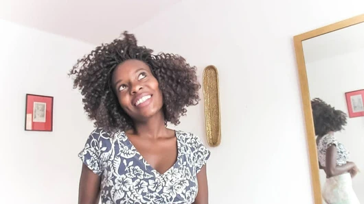 Utangaç doğu afrikalı model sahte beyaz ajan tarafından derin ve sert becerdin