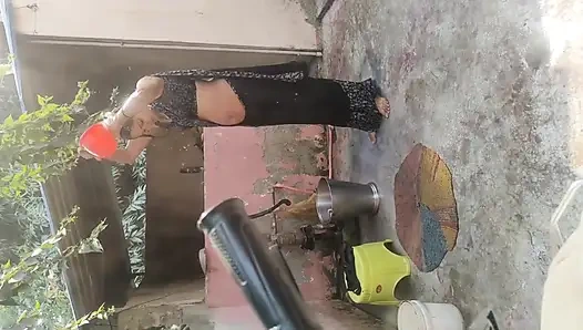 ITNE DINO BAAD KAAMWALI BAI KO CHODNE KA MOUKA MILA