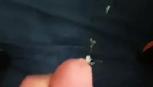 Azgın boğa dölünü yalıyor