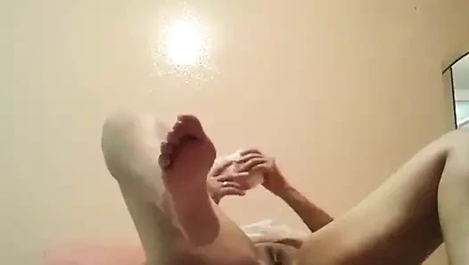 Dj tee derin içinde kedi