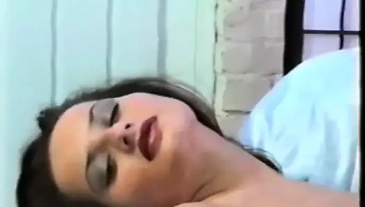 Helena'nın ilk döküm bir genç onu sarışın kedi mastürbasyon