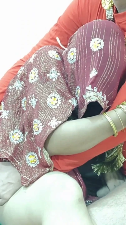 Indian Suhagrat First Time Sex Hot Sexy Bangali Bhabhi Suhagrat Fucked Sadi ki pahali suhagrat | Klip 1