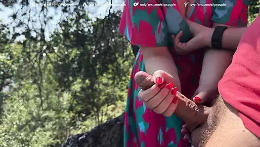 Büyük götlü kız bakış açısıyla yarak alıyor - çok riskli seks :P