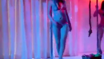 Filipinli pinay dansçıları